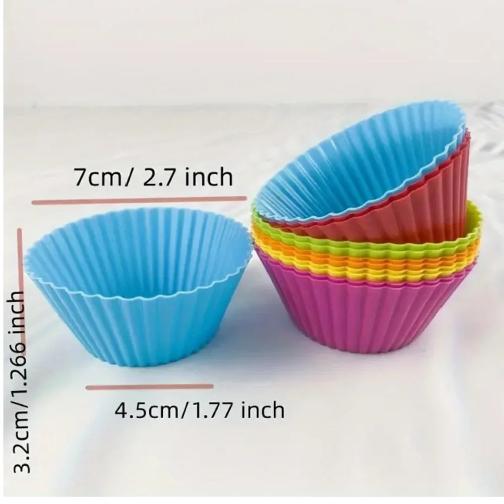 Muffin/Cake Silicone Mold 12 pieces (5 assorted colors) New